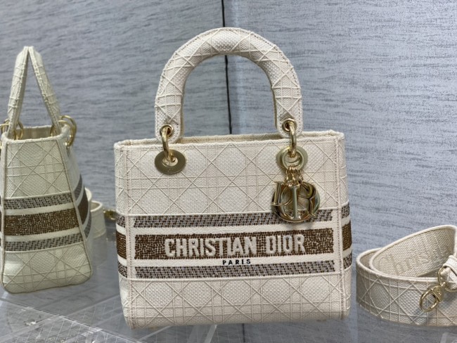  Handbag   Dior   size  24 cm