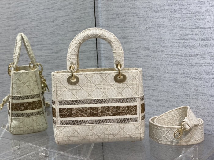  Handbag   Dior   size  24 cm