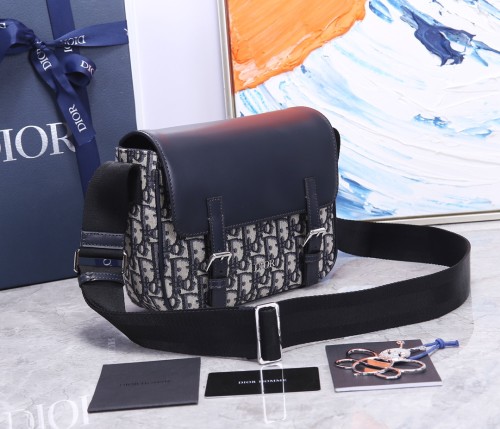  Handbag   Dior  M93311  size  24cm×19cm×4.5 cm