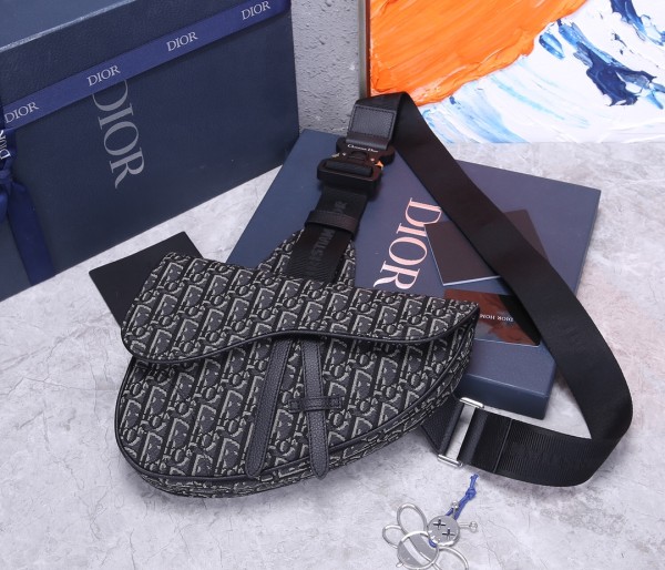  Handbag   Dior  size  20x28.6x5 cm