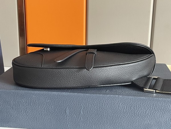  Handbag   Dior   93305  size 20x28.6x5 cm