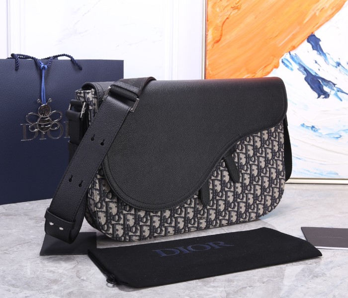 Handbag   Dior   93355  size   36.5*24.5*5.5  cm