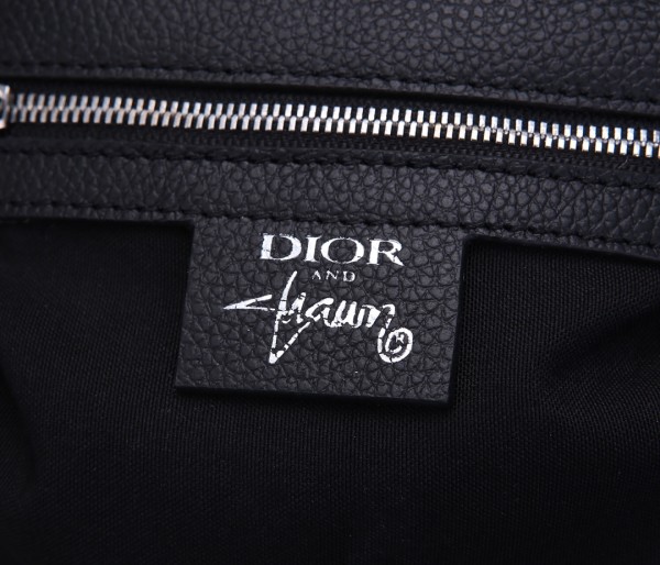  Handbag   Dior  CD93306  size  16*21*5  cm