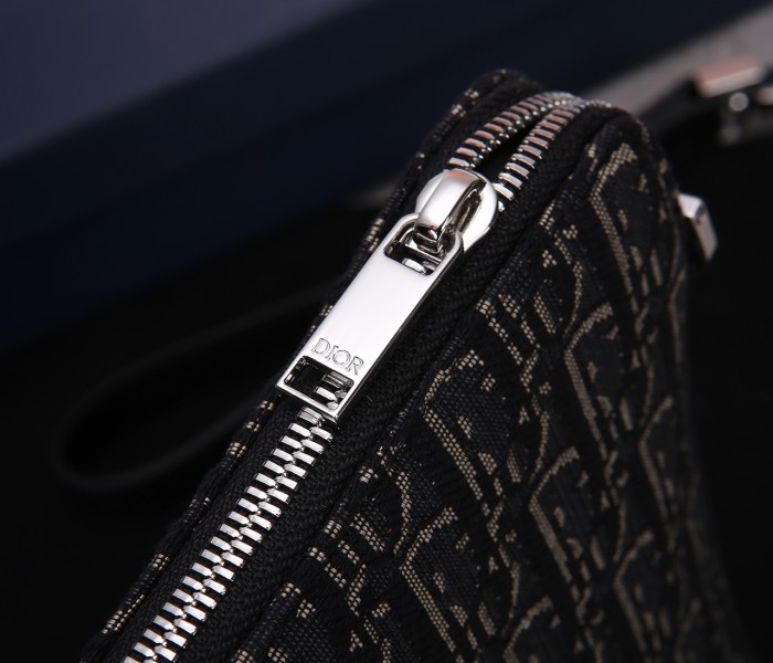  Handbag   Dior  2OBCA2510  size  30*20*2.5  cm