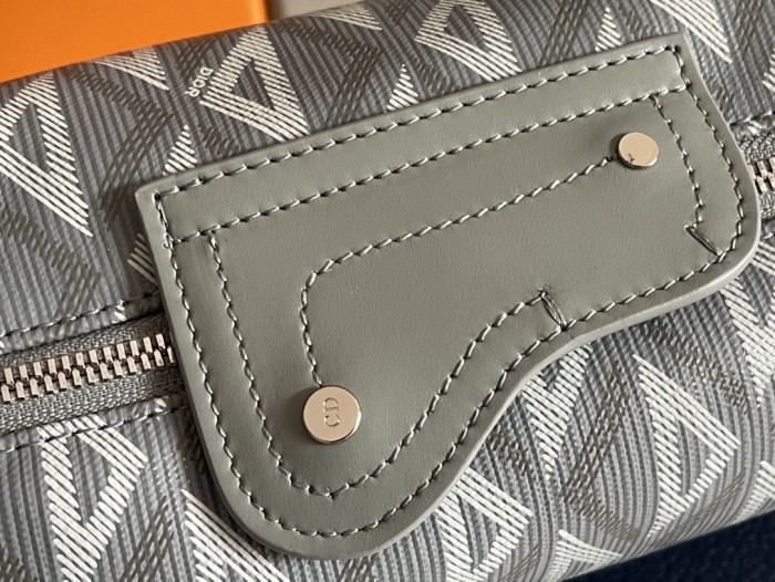  Handbag   Dior  D93335  size  21.5-11-12.5  cm