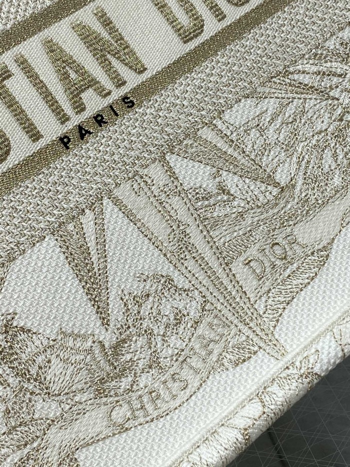  Handbag   Dior  size  36*18*28 cm