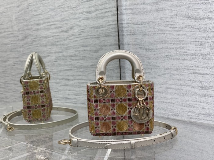 Handbag  Dior  size  12*10*5 cm