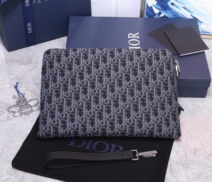  Handbag   Dior  2OBCA2510  size  30*20*2.5  cm