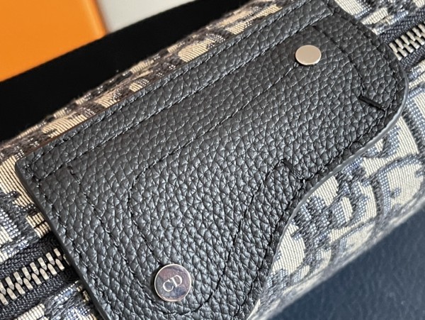  Handbag   Dior  93359  size  22x 15x 6  cm