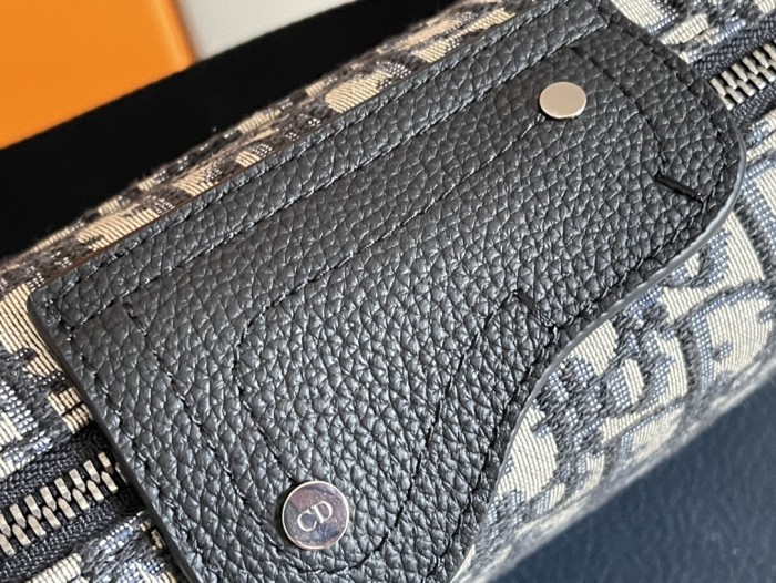  Handbag   Dior  93359  size  22x 15x 6  cm