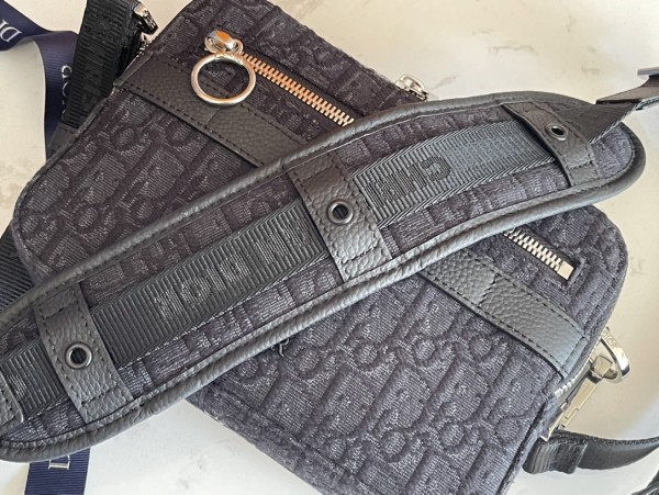  Handbag   Dior  size  22x15x5 cm