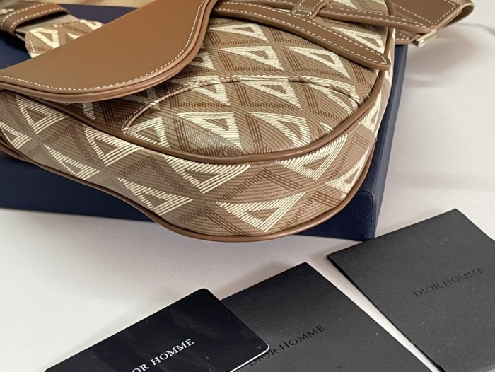  Handbag   Dior  D93305  size  26-19-4.5  cm