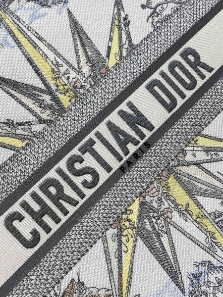  Handbag   Dior  size 42*18*35 cm