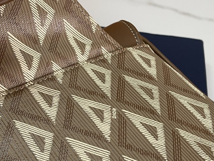  Handbag   Dior  D93305  size  26-19-4.5  cm