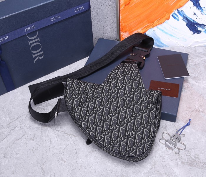  Handbag   Dior  size  20x28.6x5 cm