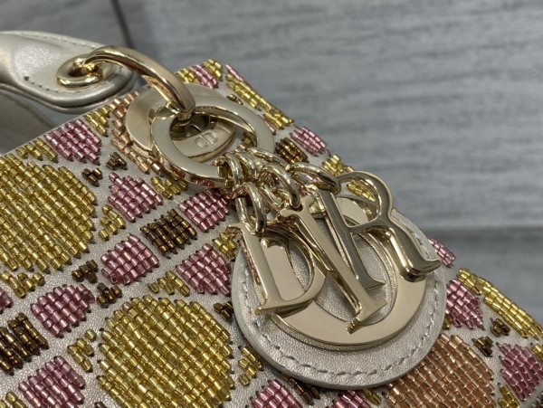 Handbag  Dior  size  12*10*5 cm