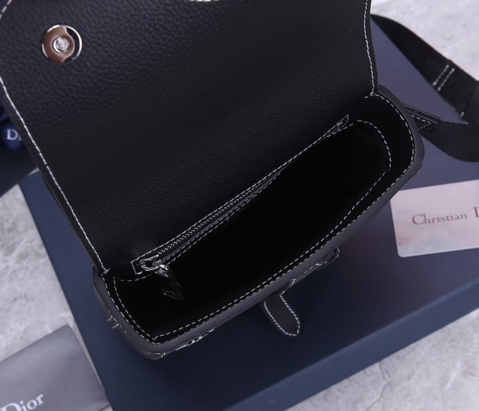  Handbag   Dior  CD93306  size  16*21*5  cm