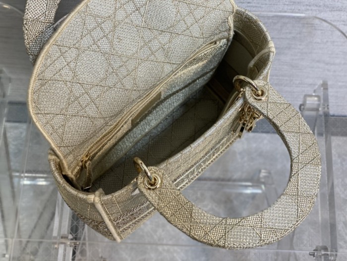  Handbag   Dior  size 24 cm
