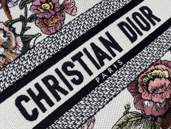   Handbag  Dior  size 24*11*20 cm