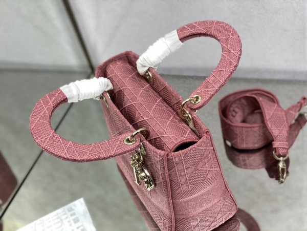 Handbag   Dior  size  24 cm