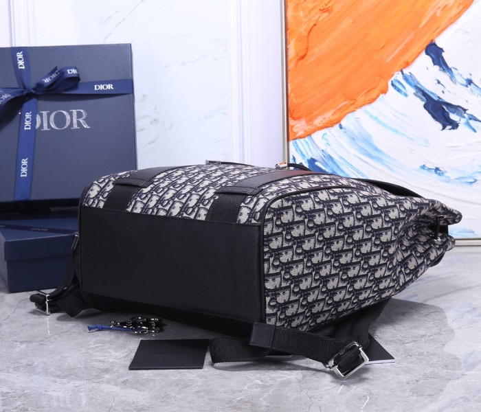  Handbag   Dior   93318  size  29.5*42*16 cm