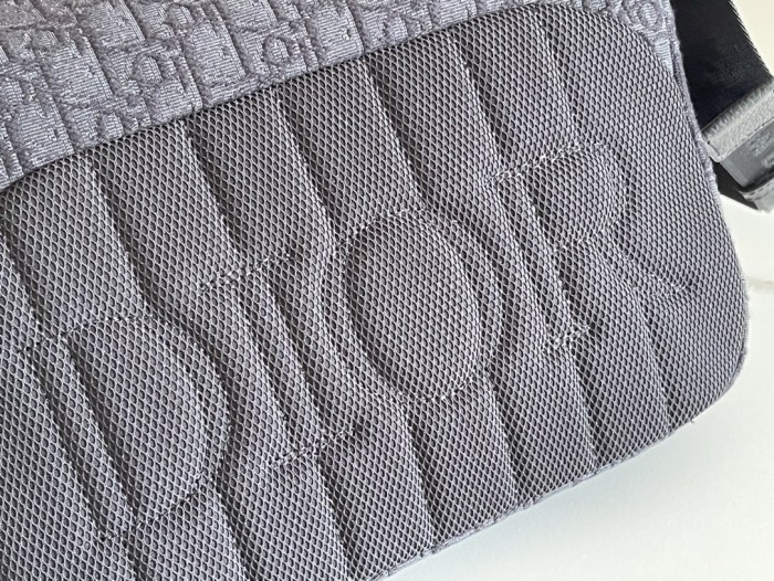  Handbag   Dior   93353  size  31 x 21 x 8  cm