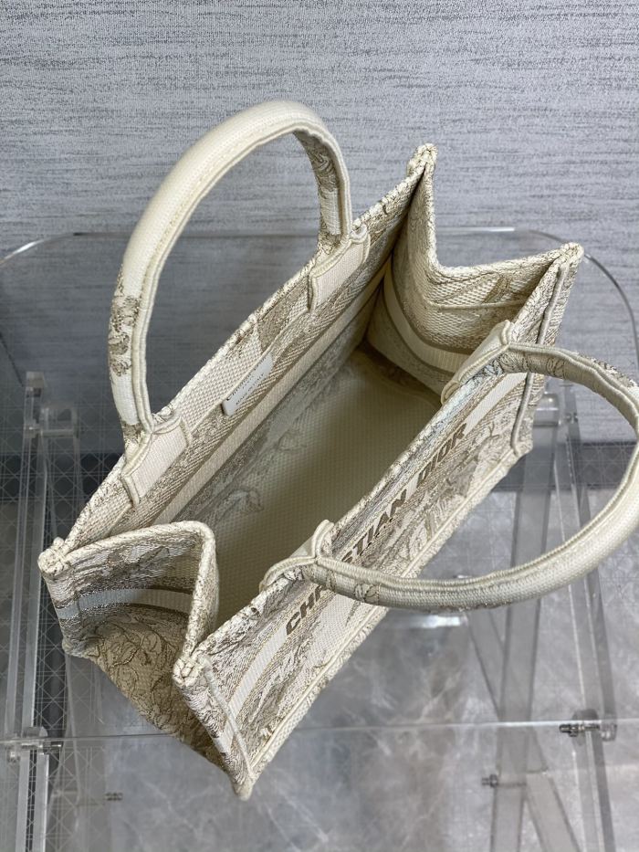  Handbag   Dior  size  26*8*22 cm