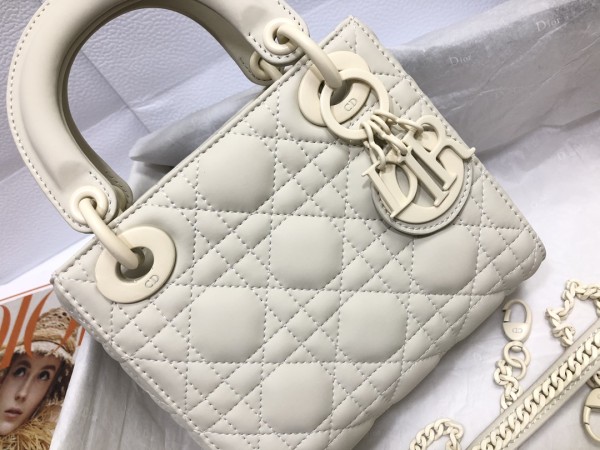 DIOR Lady Dior Matte Cow Leather Lady Dior Bag, Handbag, Shoulder Bag, Crossbody Bag Mini Women's Milk White M0505ILOI-M030 size 17*7*15 cm