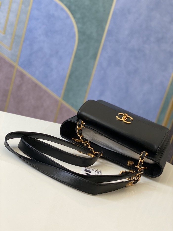 Handbag   Chanel 6706  size  26 10.5 22 cm