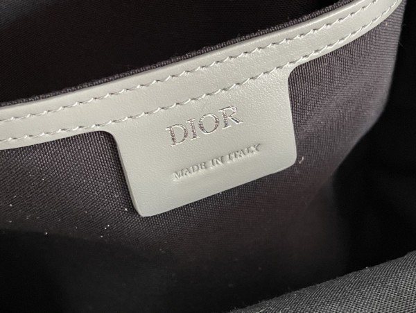  Handbag   Dior  93321  size  21 x 32 x 10  cm
