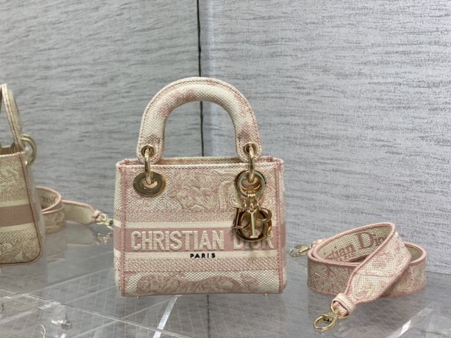 Handbag   Dior   size 𝟏𝟕 𝐜𝐦