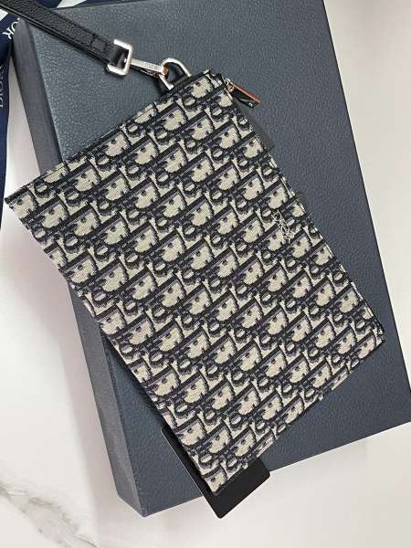  Handbag   Dior  2OBCA2250  size  27*19  cm