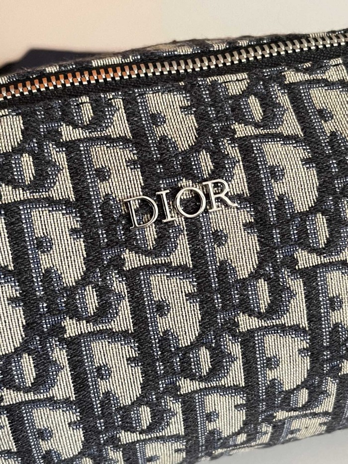 Handbag   Dior  93304  size  21.3x12.5x12.5 cm