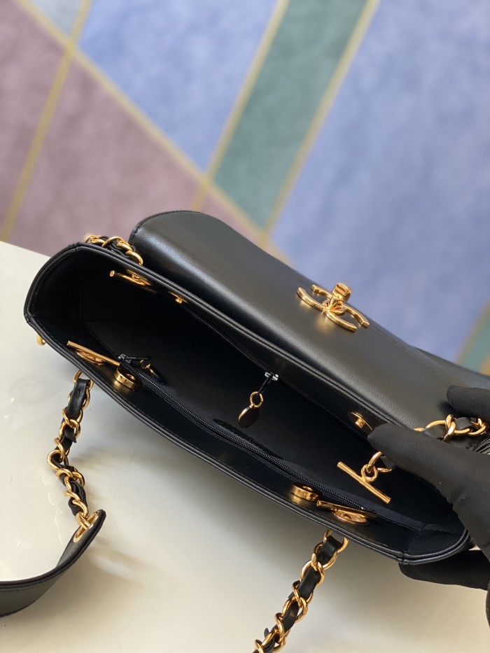 Handbag   Chanel 6706  size  26 10.5 22 cm