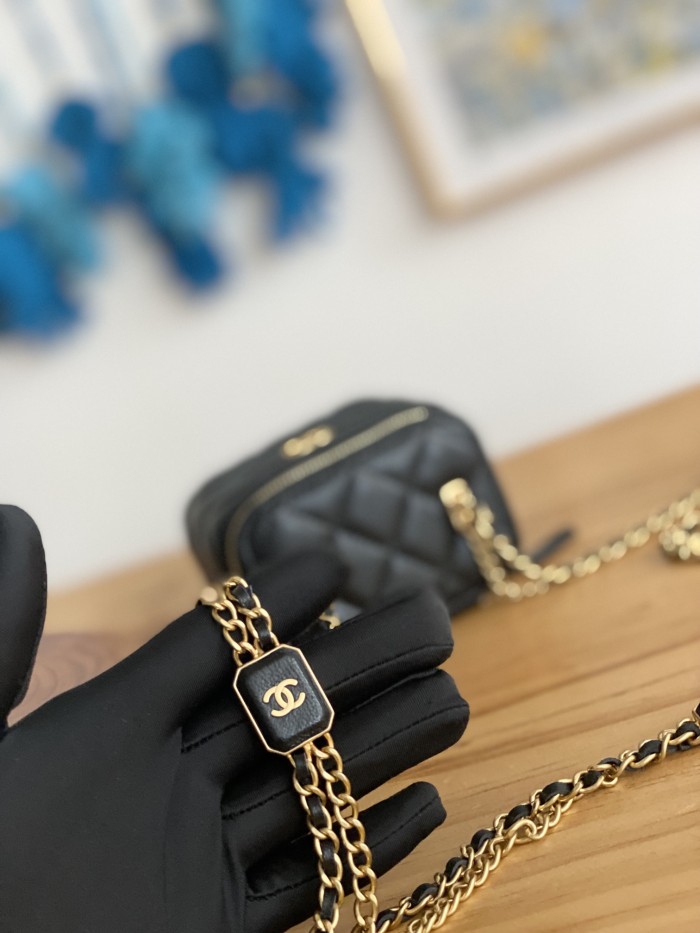 Handbag Chanel  81218 size 11 8.5 7 cm