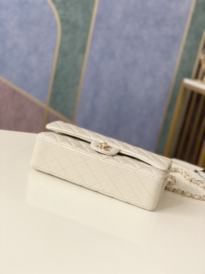 Handbag   Chanel  112   size  25 cm