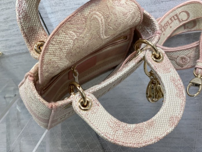 Handbag   Dior   size 𝟏𝟕 𝐜𝐦