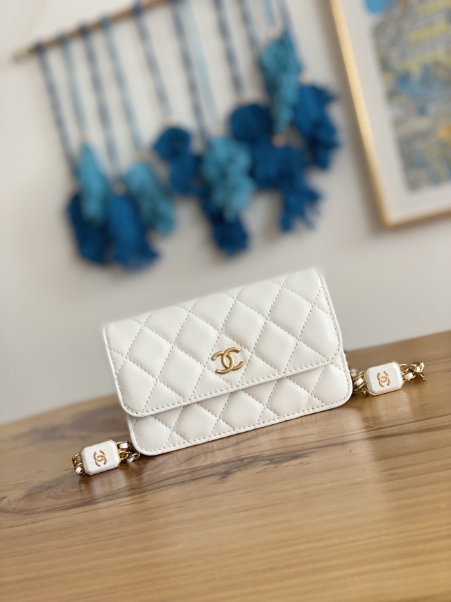 Handbag  Chanel  81216 size 15.2 9.5   3.5 cm