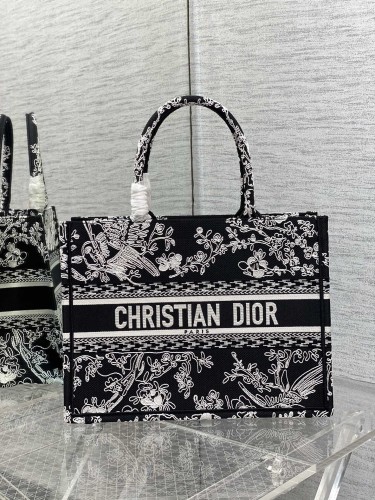  Handbag   Dior   size 36*18*28 cm