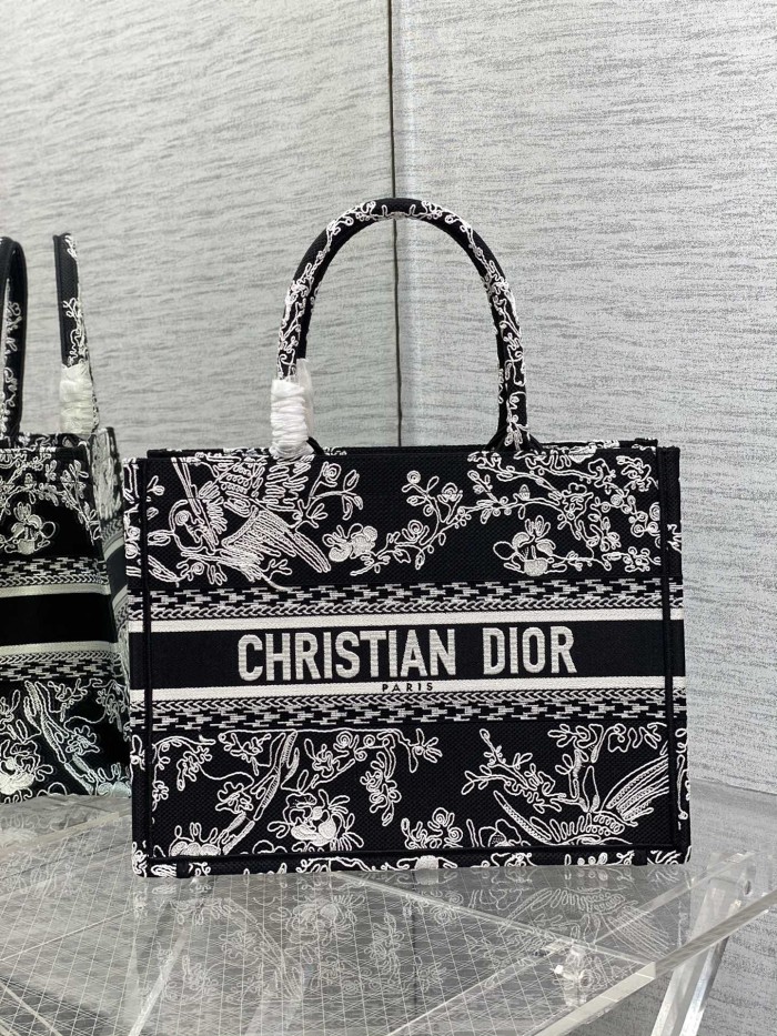  Handbag   Dior   size 36*18*28 cm