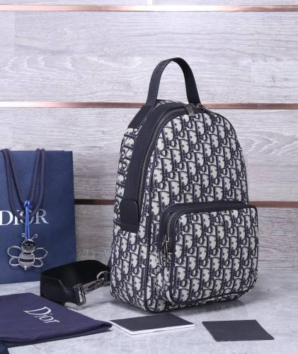  Handbag   Dior  size  21 x 32 x 10  cm