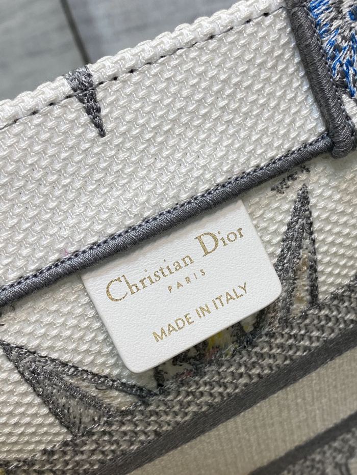  Handbag   Dior  size  26*8*22 cm