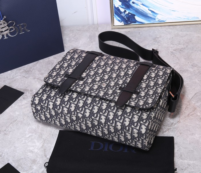  Handbag   Dior  93344  size  34*25*5.5  cm