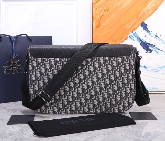 Handbag   Dior   93355  size   36.5*24.5*5.5  cm