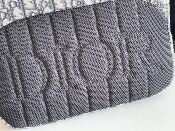  Handbag   Dior  93353  size  31 x 21 x 8  cm