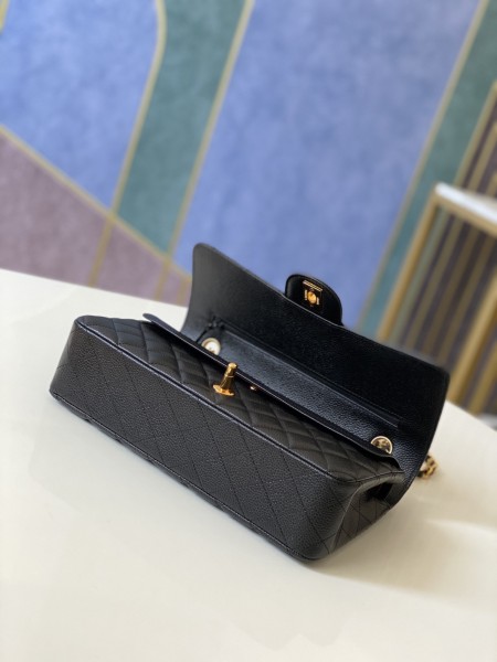 Handbag Chanel 112  size  26 cm