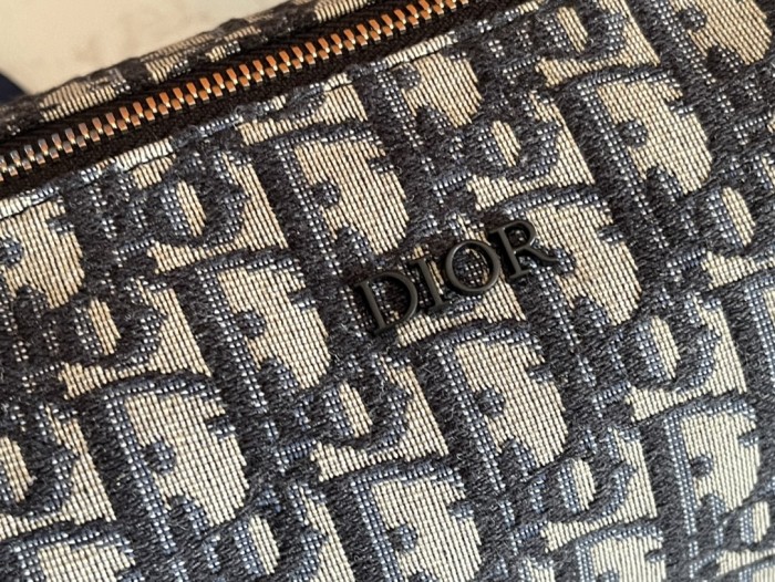  Handbag   Dior  93304  size  21.3x12.5x12.5 cm