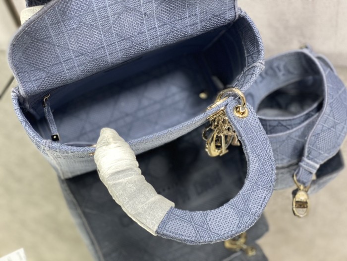 Handbag   Dior  size 24 cm