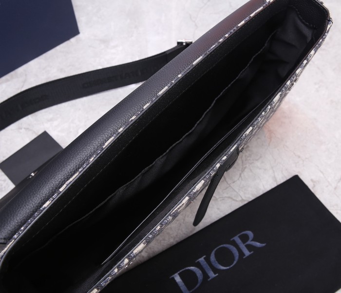 Handbag   Dior   93355  size   36.5*24.5*5.5  cm
