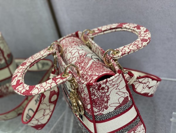  Handbag   Dior  size  24 cm